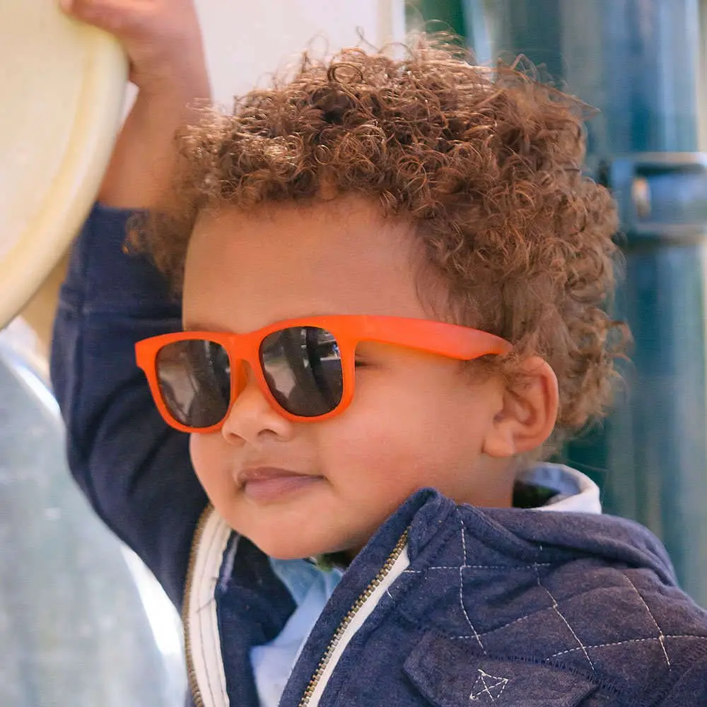 Switch flexible frame color changing sunglasses